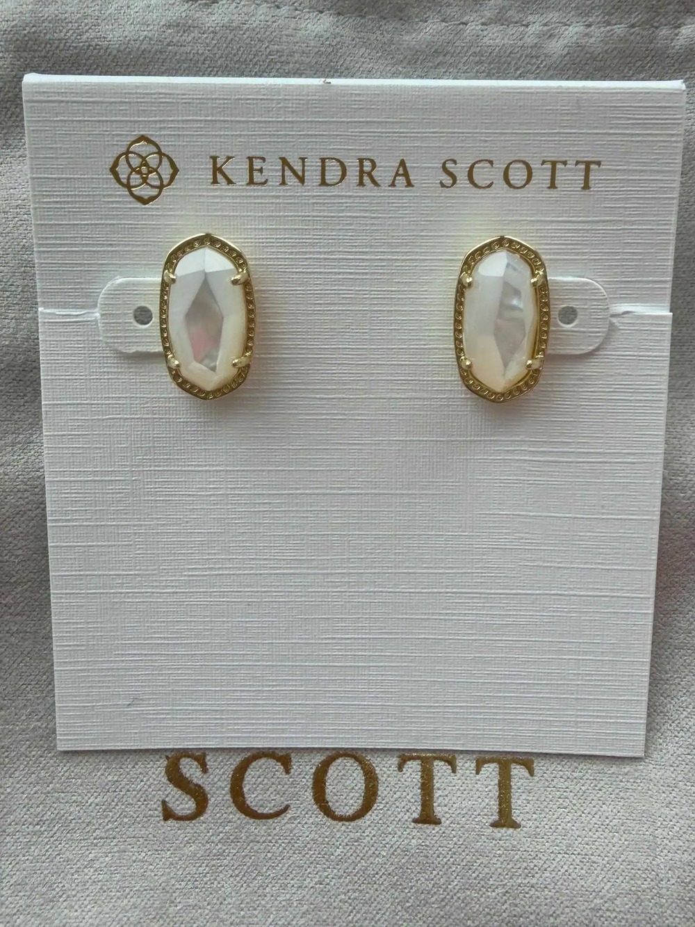 Kendra Scott Ellie Gold Stud Earrings In Ivory Pearl